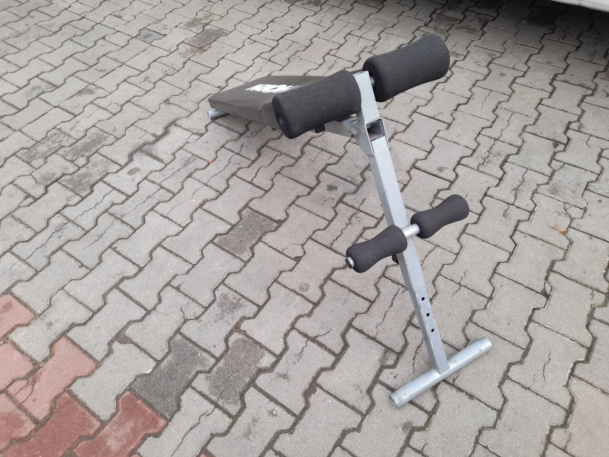 Ławeczka do brzuszków