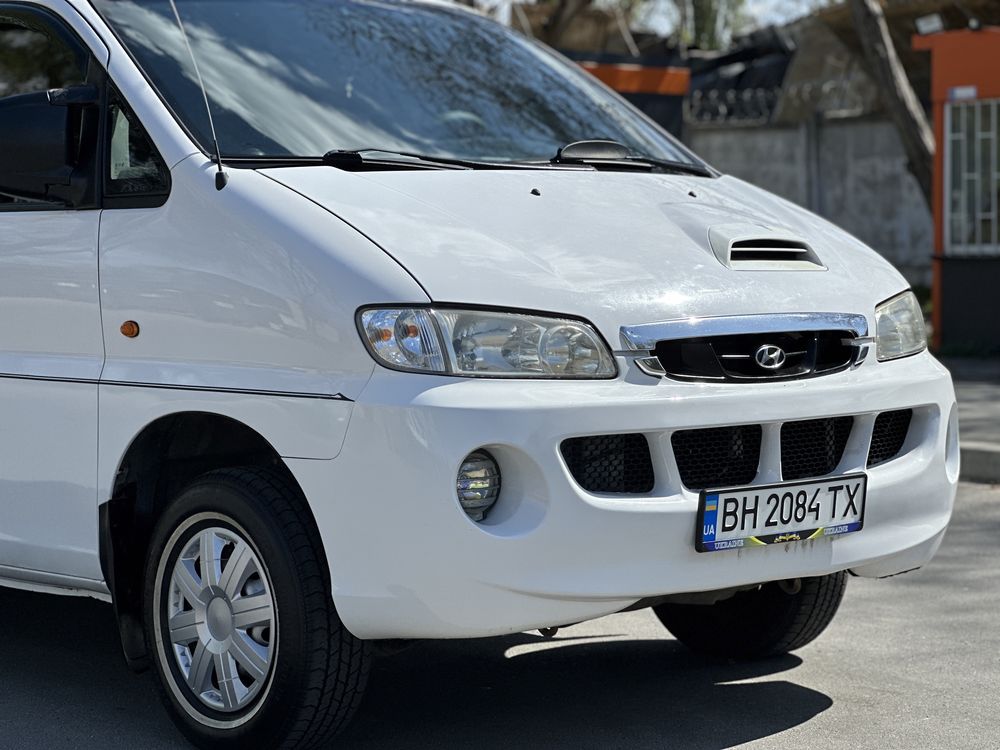 Hyundai H-1 Автомобиль