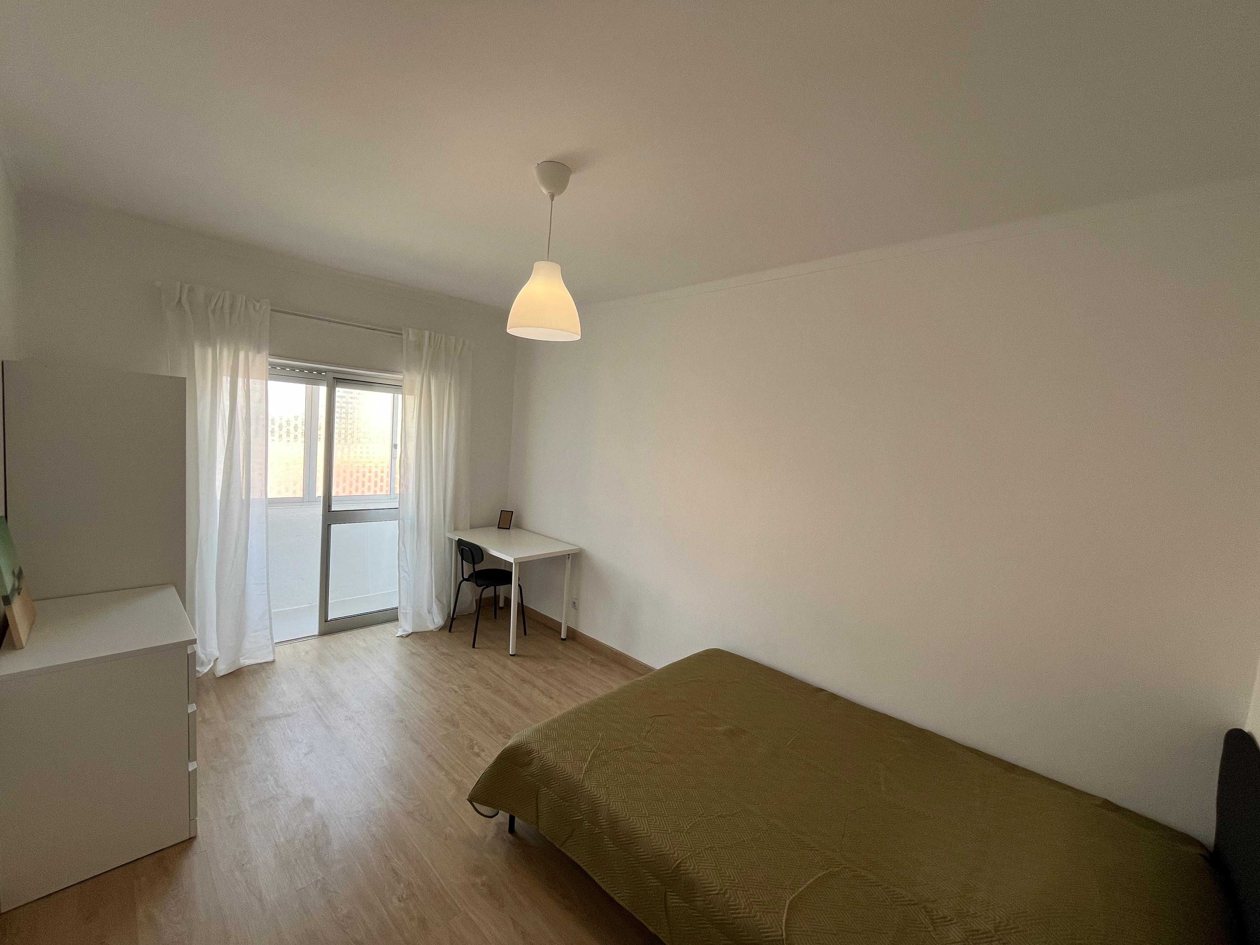 Quarto para arrendar em Setúbal a estudantes (Praias do Sado)
