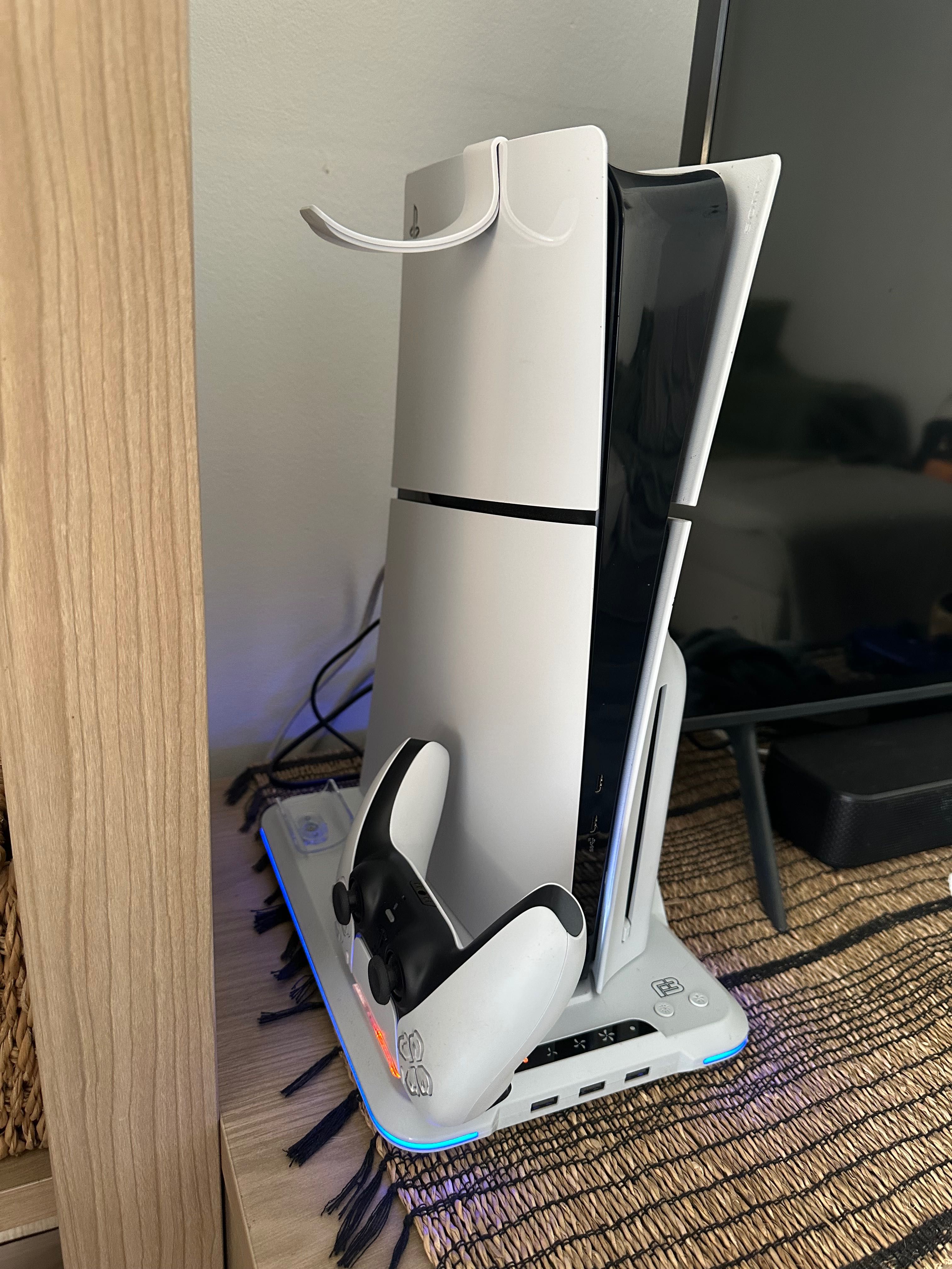 PlayStation 5 Standard + Comando + 3 Jogos + Base