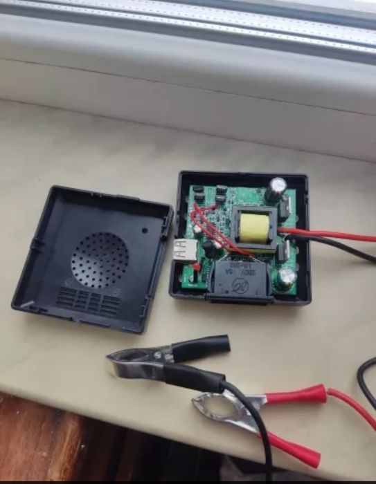 Инвертор 12в-220в 180вт для роутера, wifi, телевизора камер