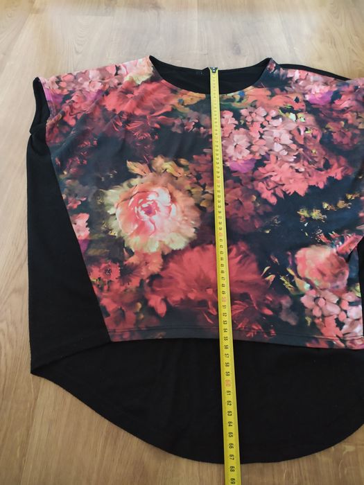 Czarna bluzka w kwiaty Amisu rozm. S oversize