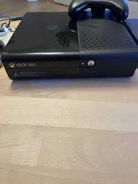 Konsola xbox 360, prawie nieuzywana + 2 pady