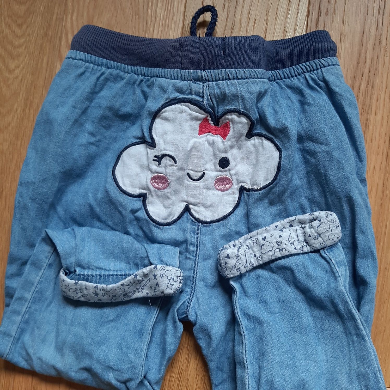 Granatowe jeansy jeans dżinsy joggery z chmurką 86