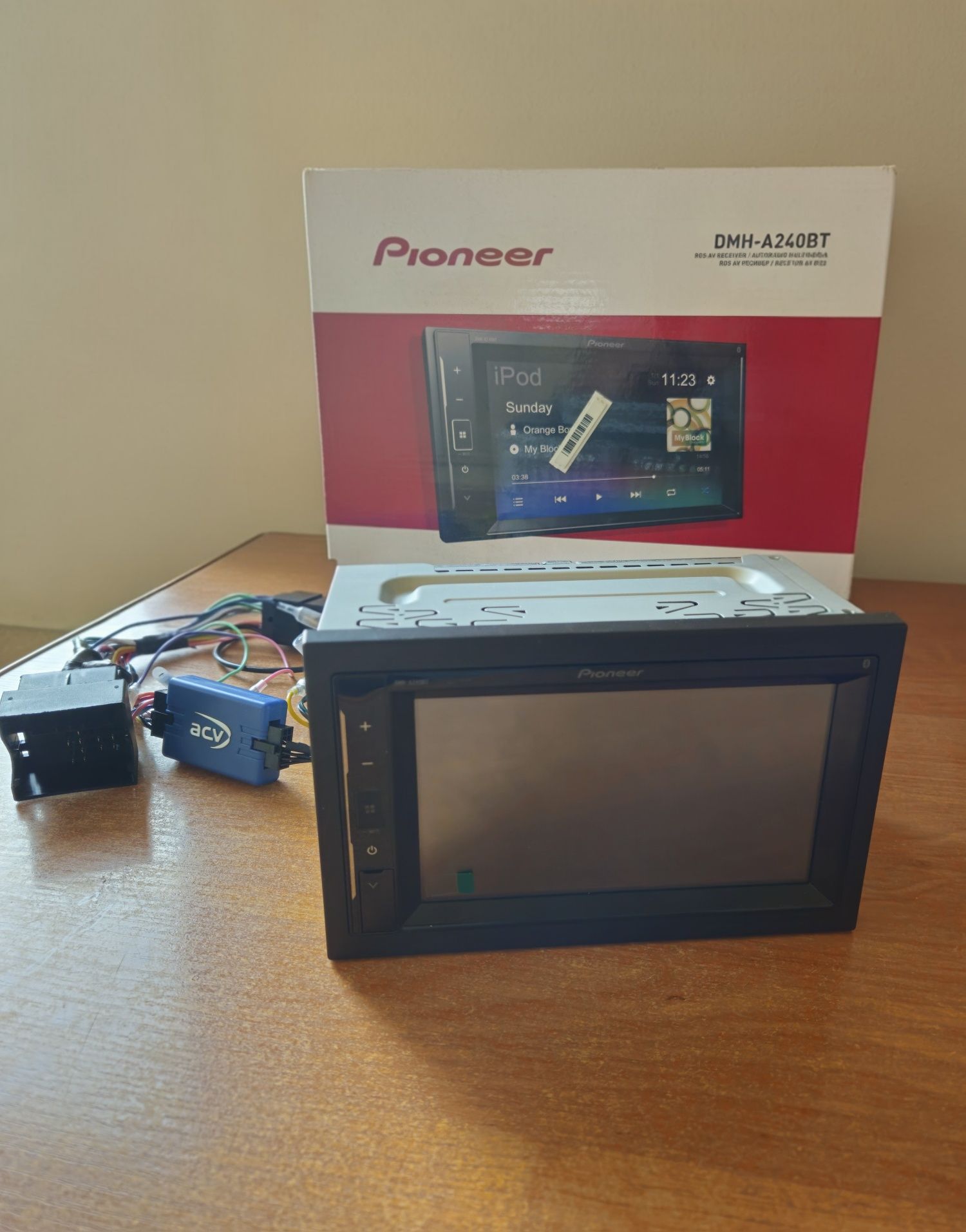 Pioneer DMH-A240BT + adapter CANBUS – jak nowy