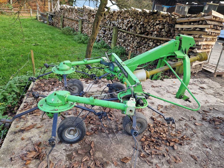 Przewracarka/przetrząsarka do siana deutz 4.4m