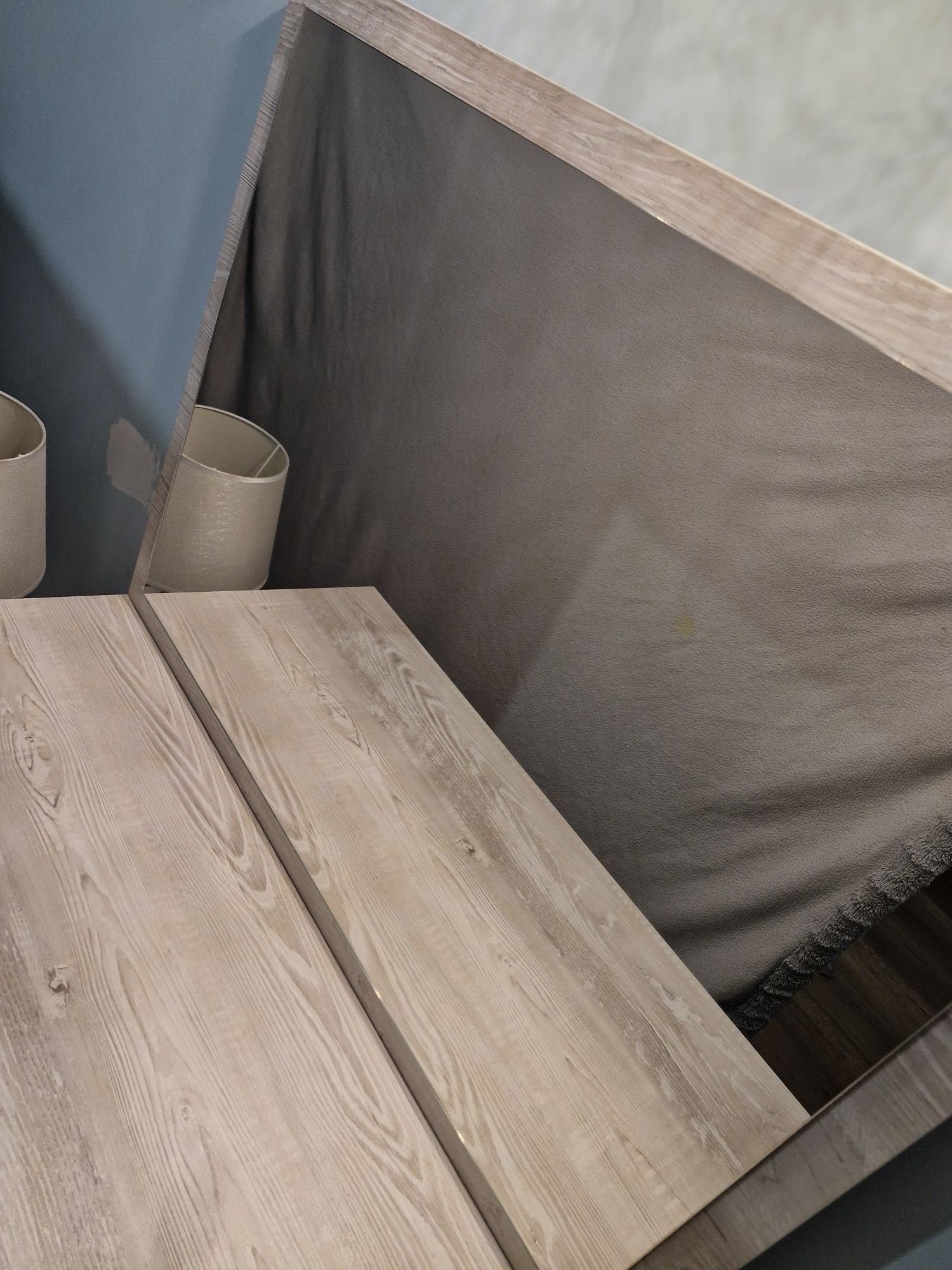 Toaletka + stolik nocny Gratis lampka