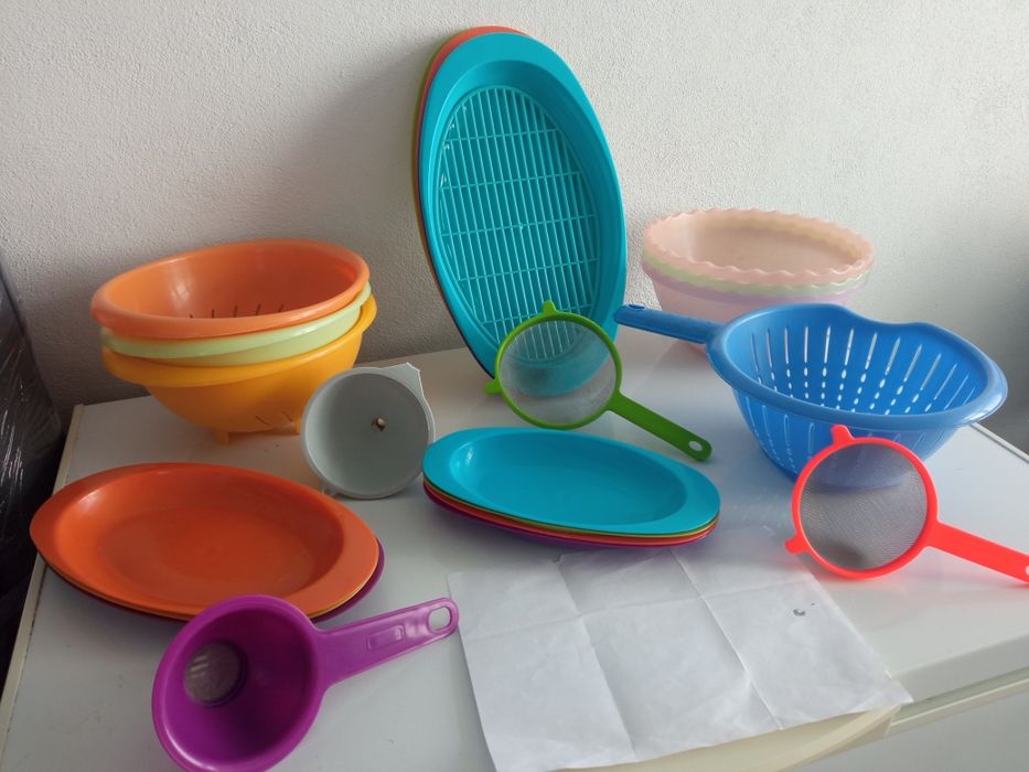 Taças grandes/alguidares, travessas, coadores e funis
