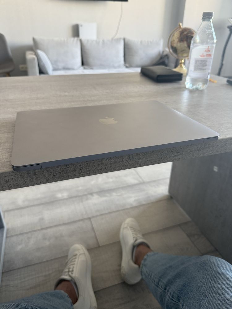 MacBook Pro M2, Space Gray