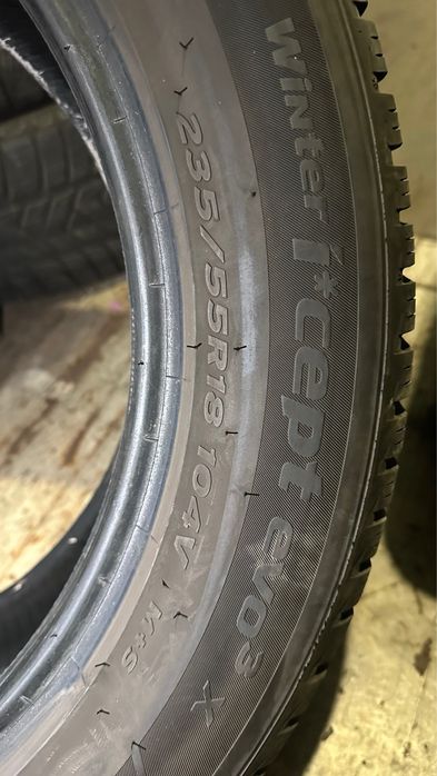 Opony zimowe Hankook 235/55R18 104 V