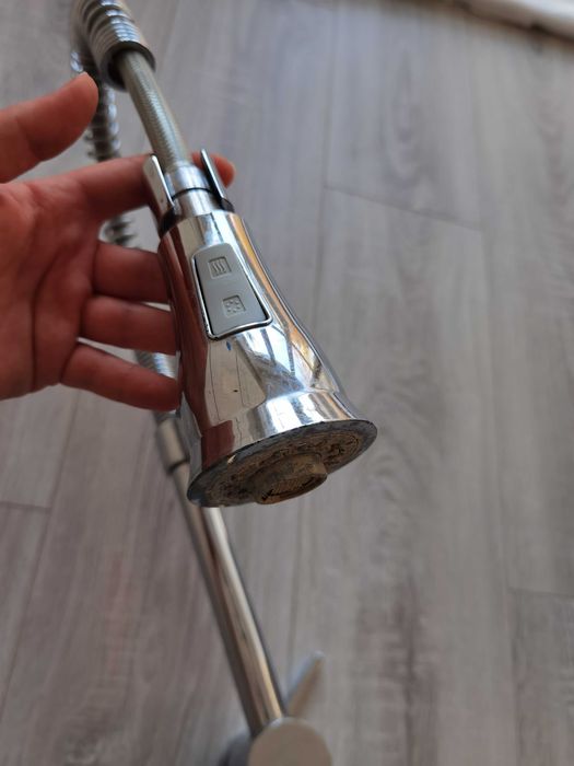 Wysoka bateria kuchenna OWIM z wyciąganą wylewką srebrna chrom