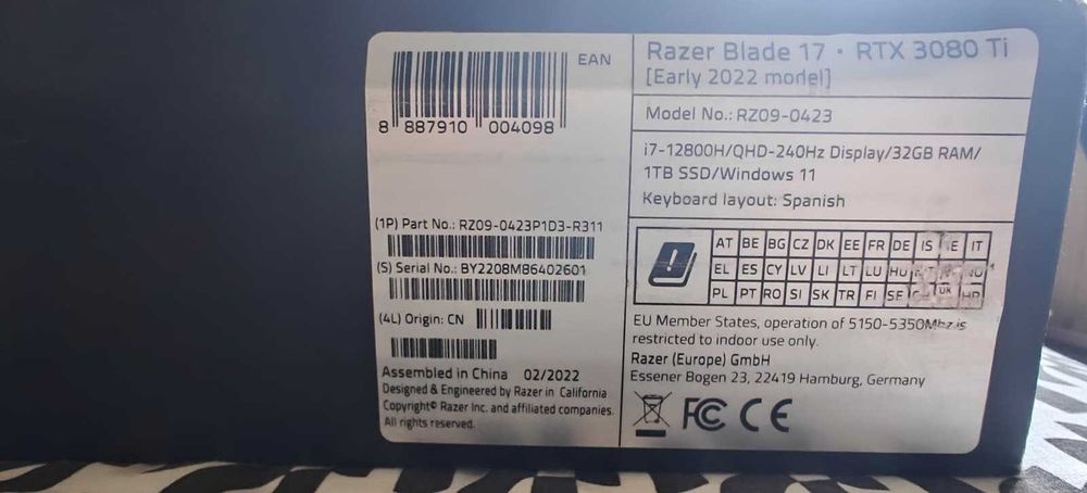 Razer Blade 17 | i7-12800H | RTX 3080Ti 16GB GDDR6 | 32GB RAM | 1TB