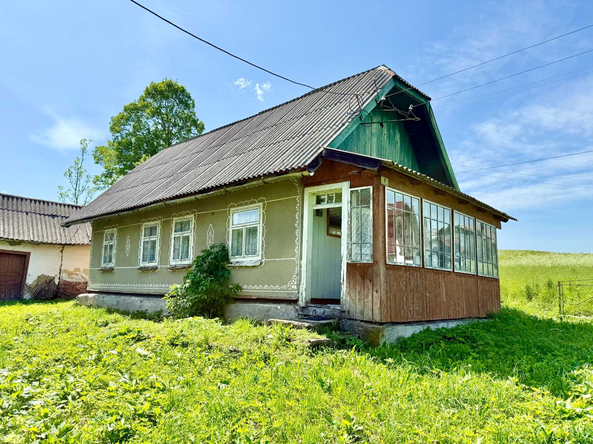 Три земельні ділянки з будинком в мальовничому куточку Карпат