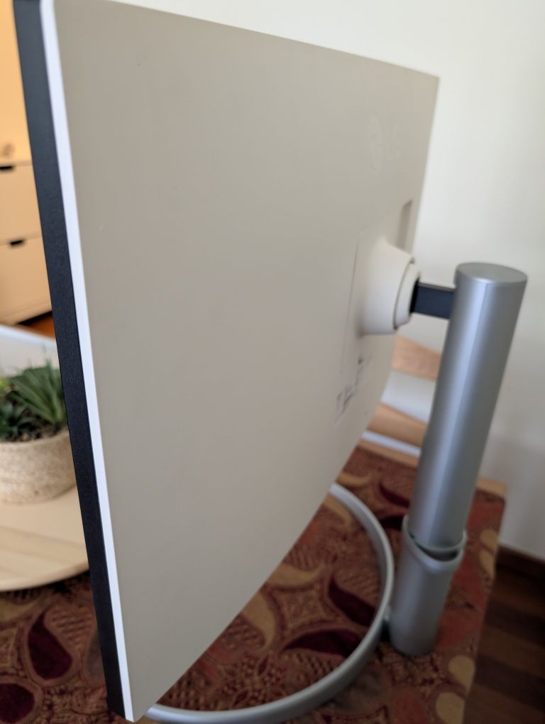 Monitor 4K LG 27UP650W