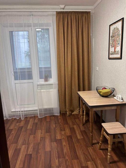 Сдам красиву 1-кім.Кв.(РЕМОНТ, Всі меблі. Техніка) 2этаж Рн ЦЕНТР/ЦУМ