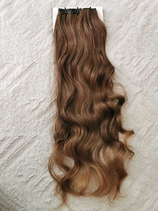 Doczepiane włosy orzechowy brąz clip in 55 cm fale