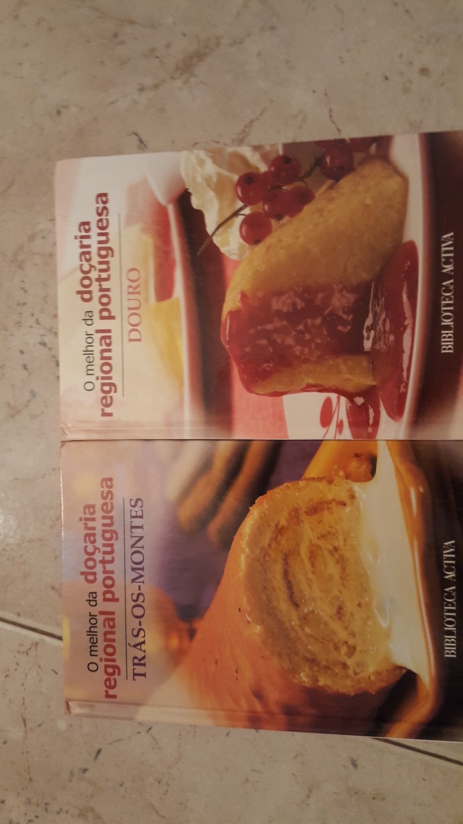 Conjunto de 2 livros de receitas de culinária