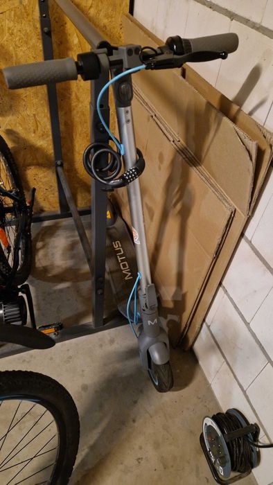 Motus Scooty 10 2021 Turkusowa