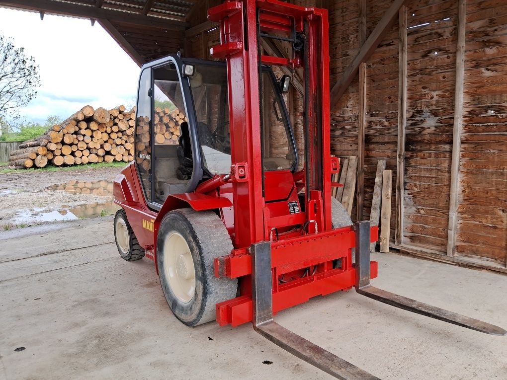 Навантажувач Manitou MSI40
