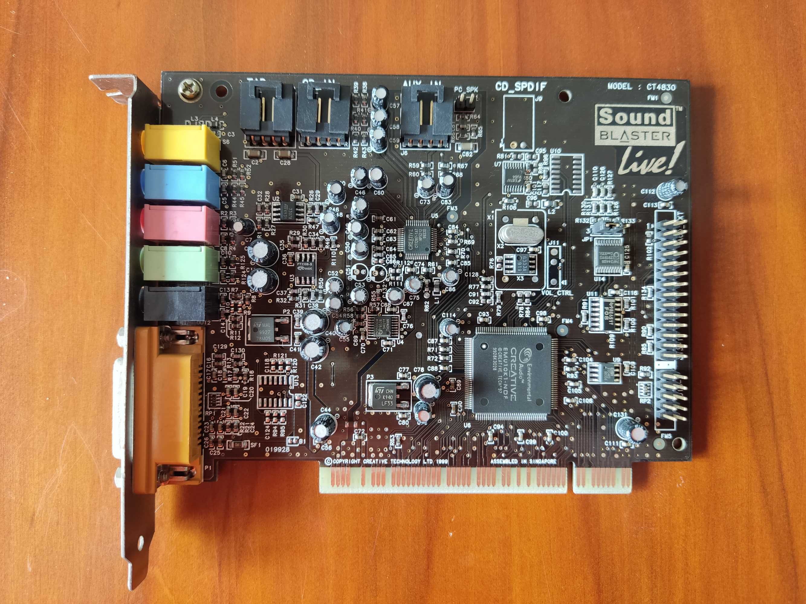 Placa de Som SoundBlaster Live CT4830