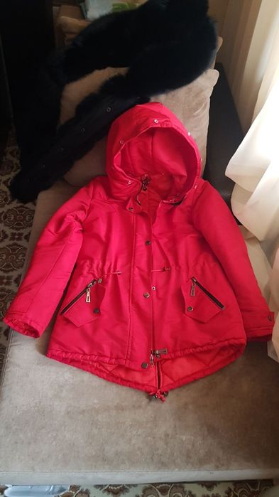 Тепла парка з натуральним хутром 38-42 (S) розмір