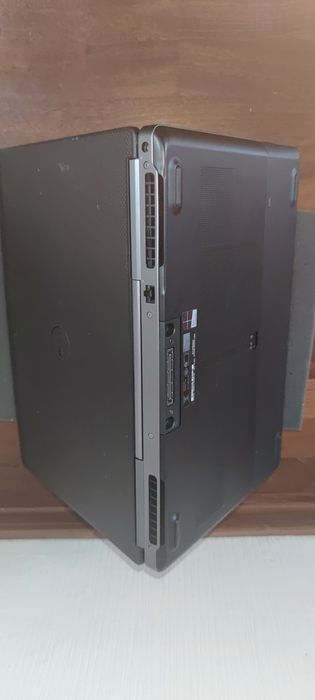 Dell Precision 7710 17,3" i7-6820hq RAM-8gb SSD-256 AMD FirePro 2gb