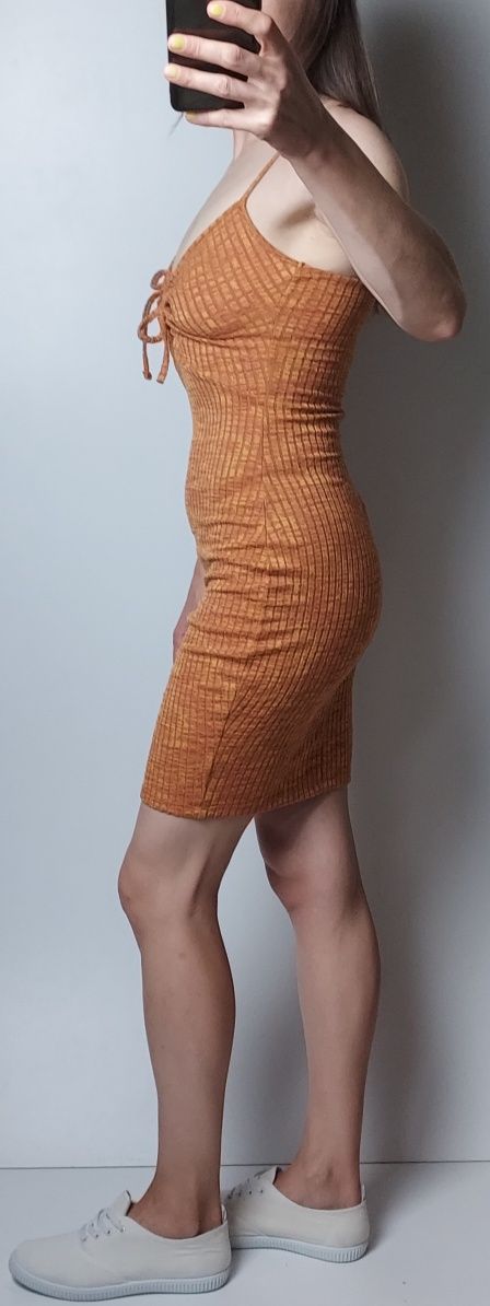 H&M_obcisła letnia sukienka_XS/S