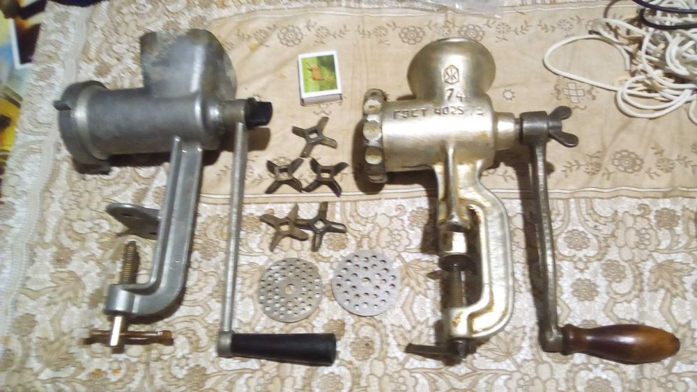 Продам ручную соковыжималку - приставку к ручной мясорубке времен ссср