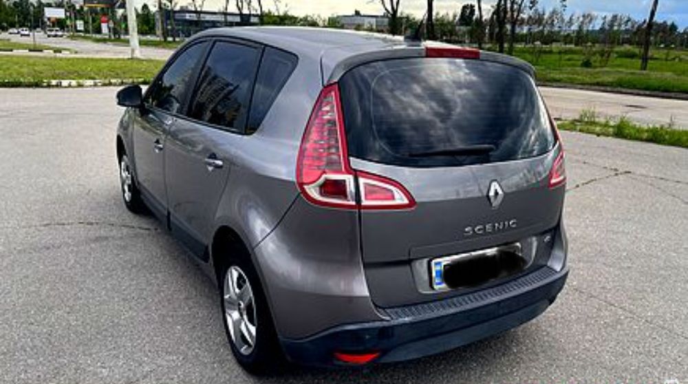 Продам гарне авто Renault Scenic