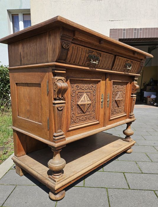 Komoda w Stylu Eklektycznym