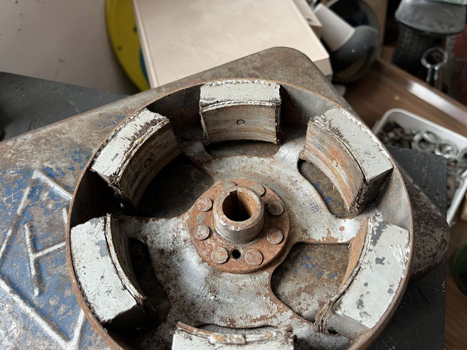 WSK WFM 125 M06 Garbuska B3 magneto oryginal S01