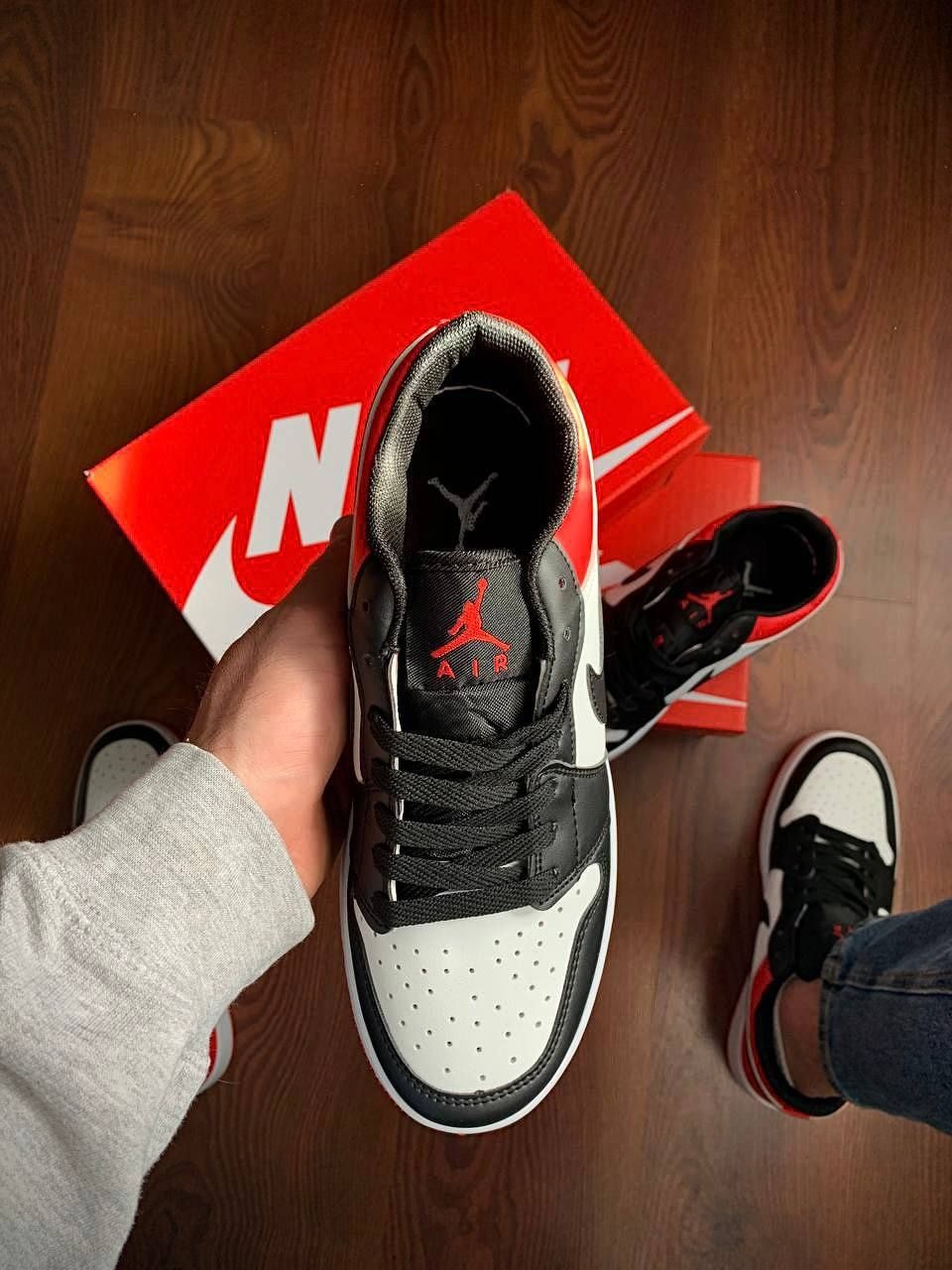 Кросівки Чоловічі Nike Air Jordan 1 low White & Black & Red