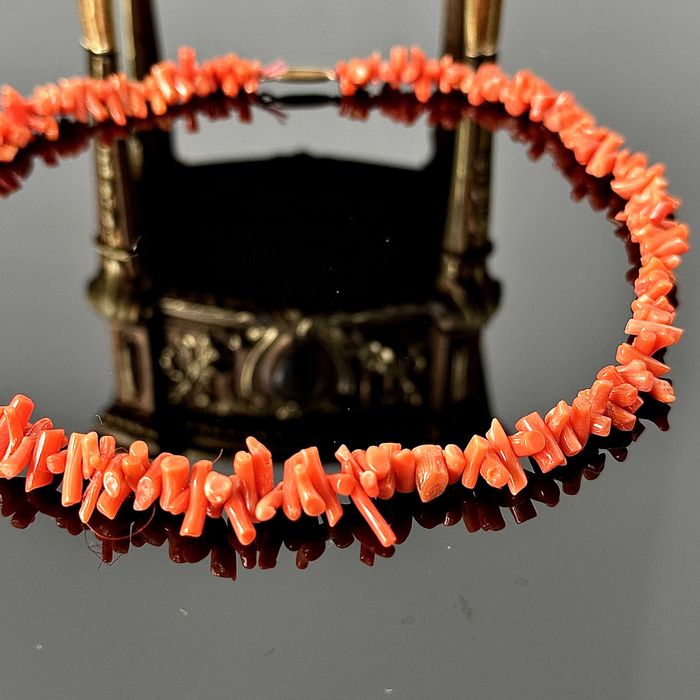 Naszyjnik z naturalnych czerwonych Korali, wykonane około 1920 roku