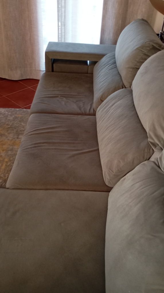 Vendo Sofá chaise longue, cinza em muito bom estado