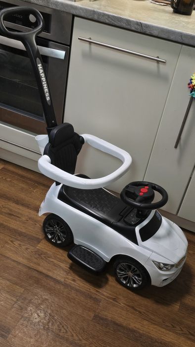 Детская машинка каталка-толокар