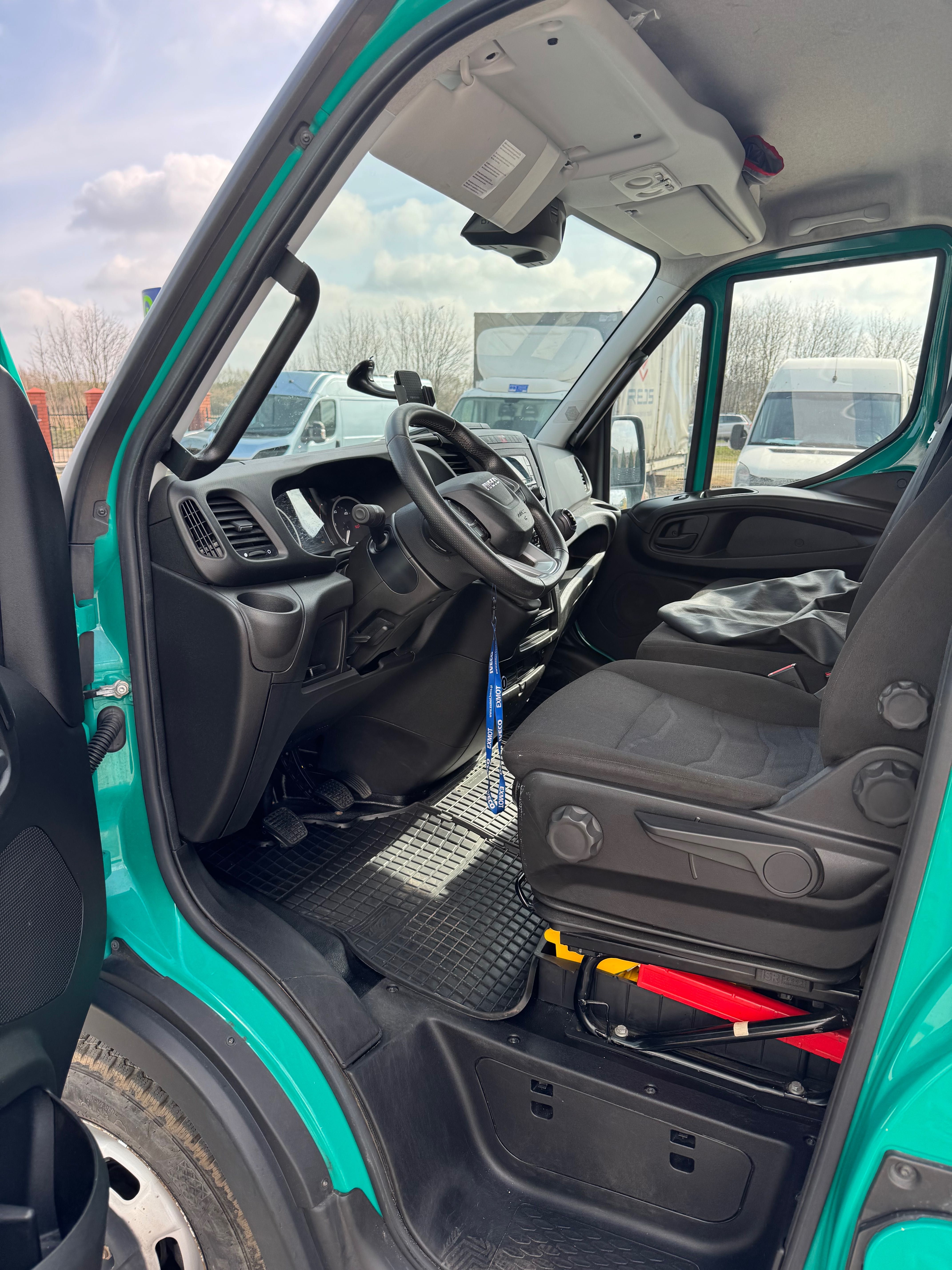 Iveco Daily Auto laweta 50C180  58 tys km 3.5t