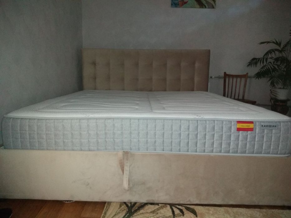 Мягкая кровать 2/1.8м.