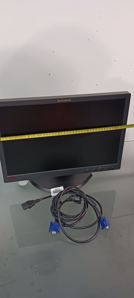 Monitor PC Lenovo