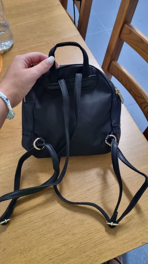 Mini Mochila Preta