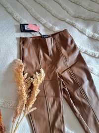 Piękne skórzane spodnie, jegginsy brązowe, rurki PrettyLittleThing 36