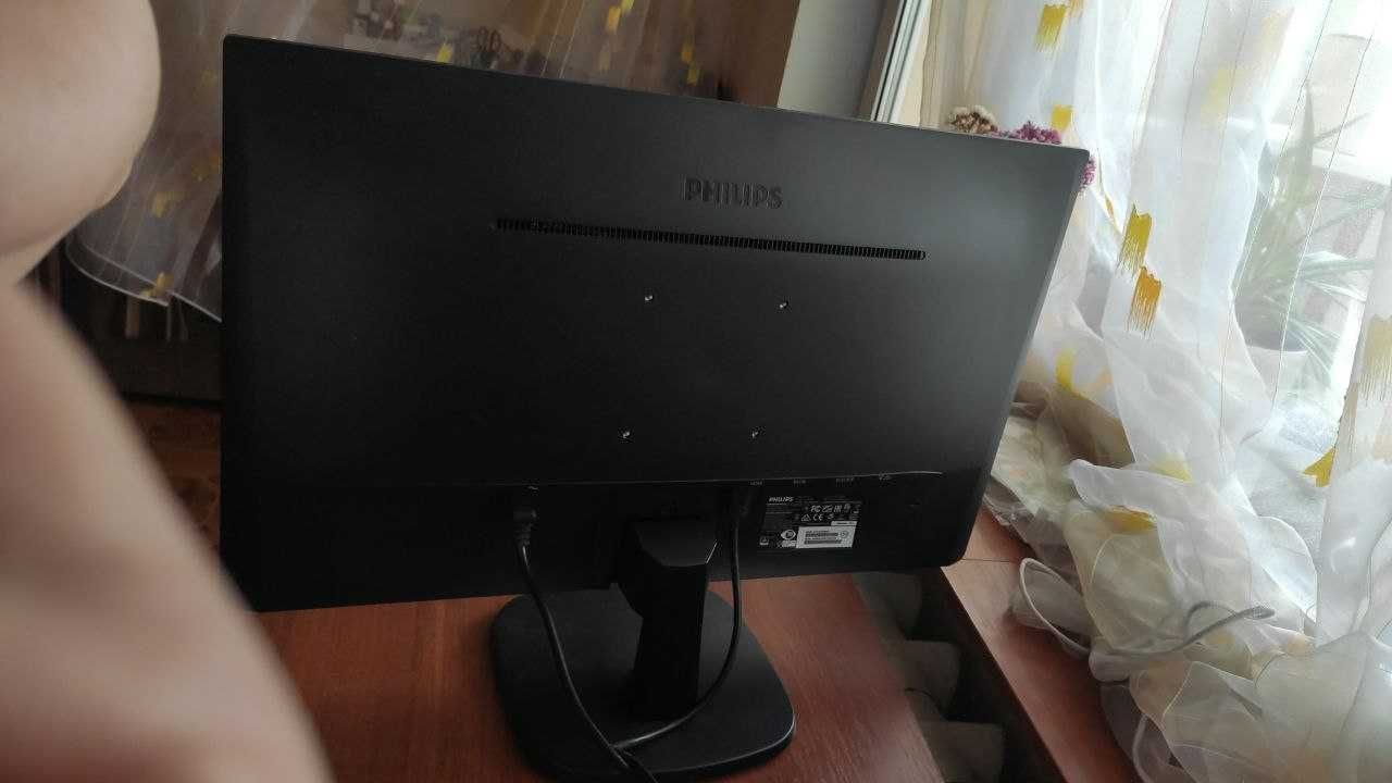 Монитор 27" Philips 273V7Q