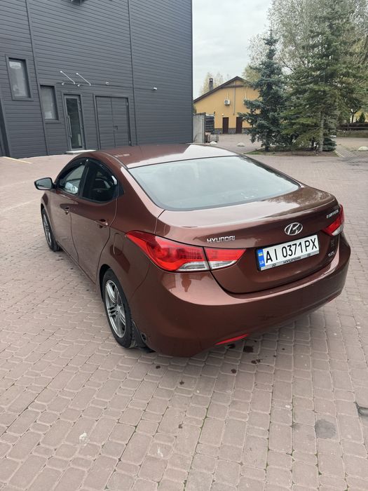Hyundai Elantra 2012 року | 1.8 бензин/газ | Механіка