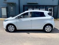 Оренда авто. Прокат електромобіля Renault Zoe