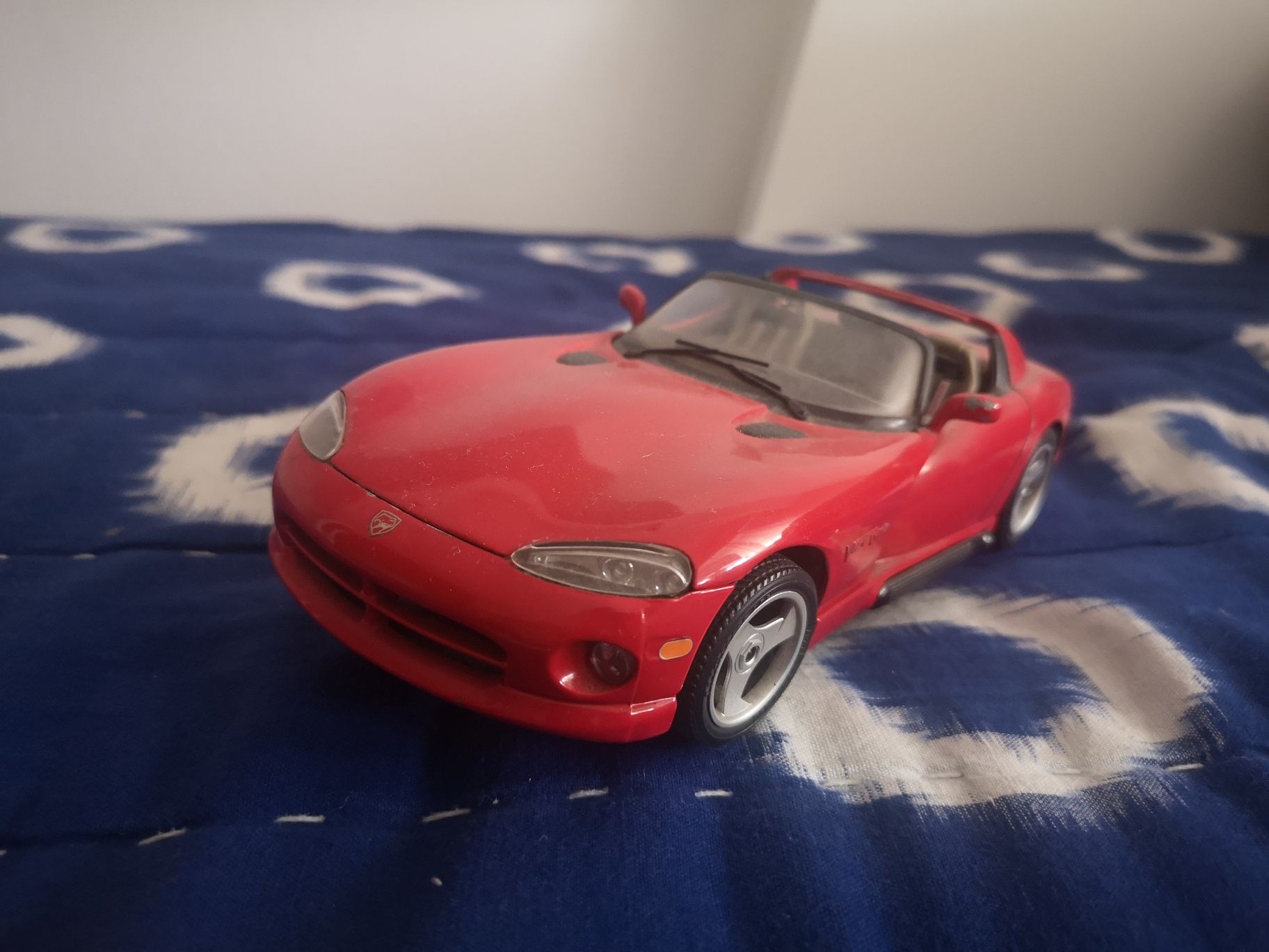 Carros 1/18 engraçados