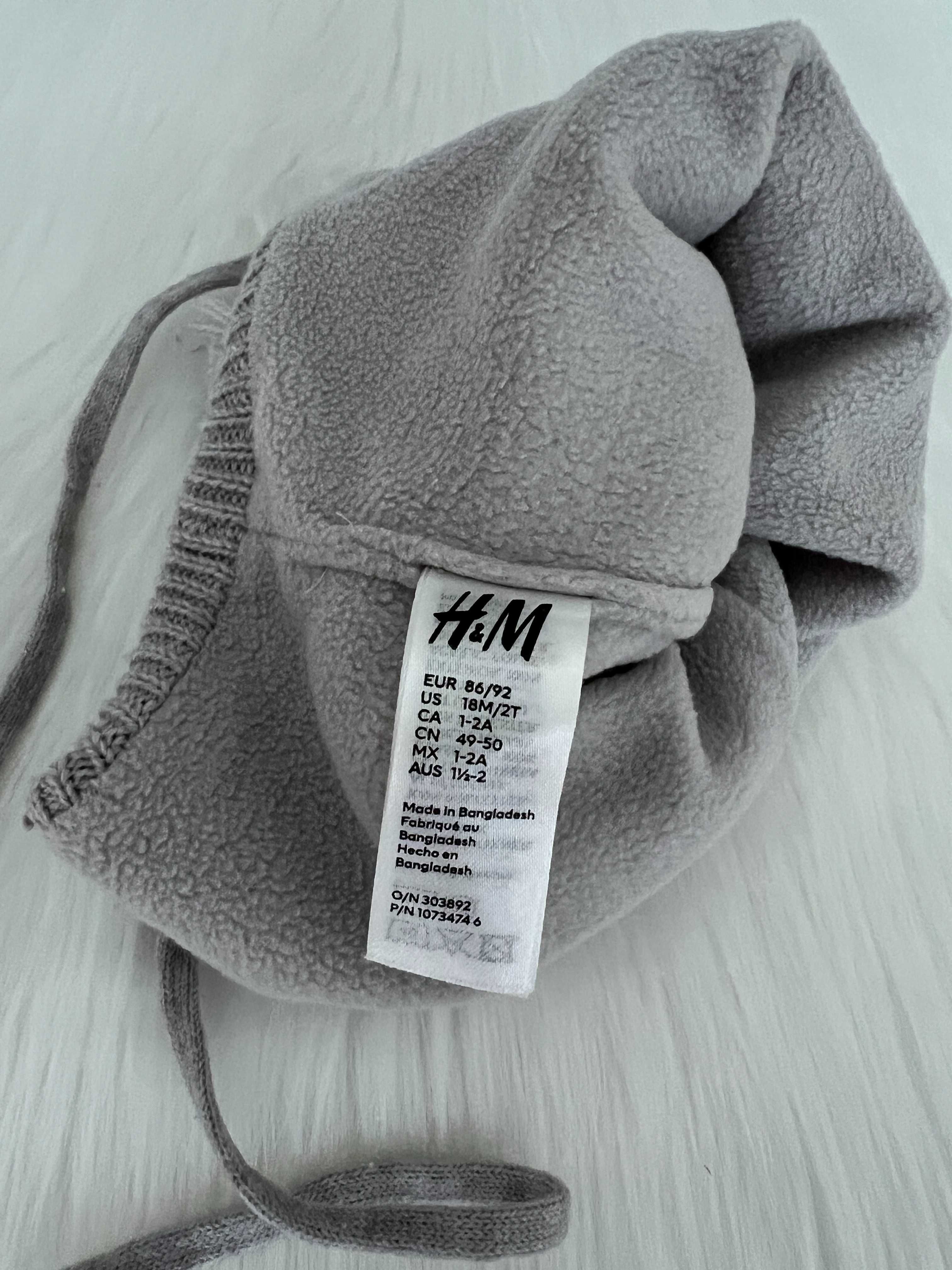 Szara czapka z podszewka polarową z pomponem wiązana H&M r 86/92