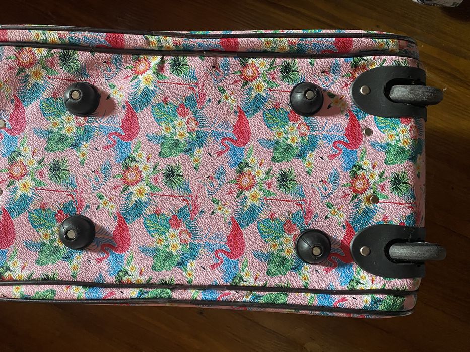 Дорожня сумка / валіза з ручками та коліщатками