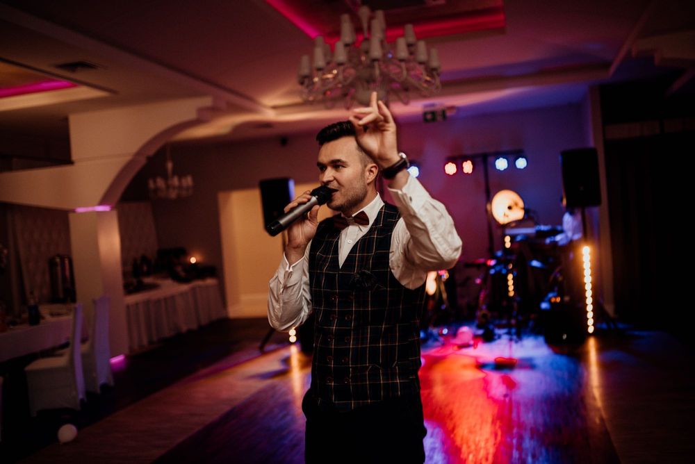 DJ / Konferansjer ,Sax & Piano LiveAct na bankiet, wesele, imprezę