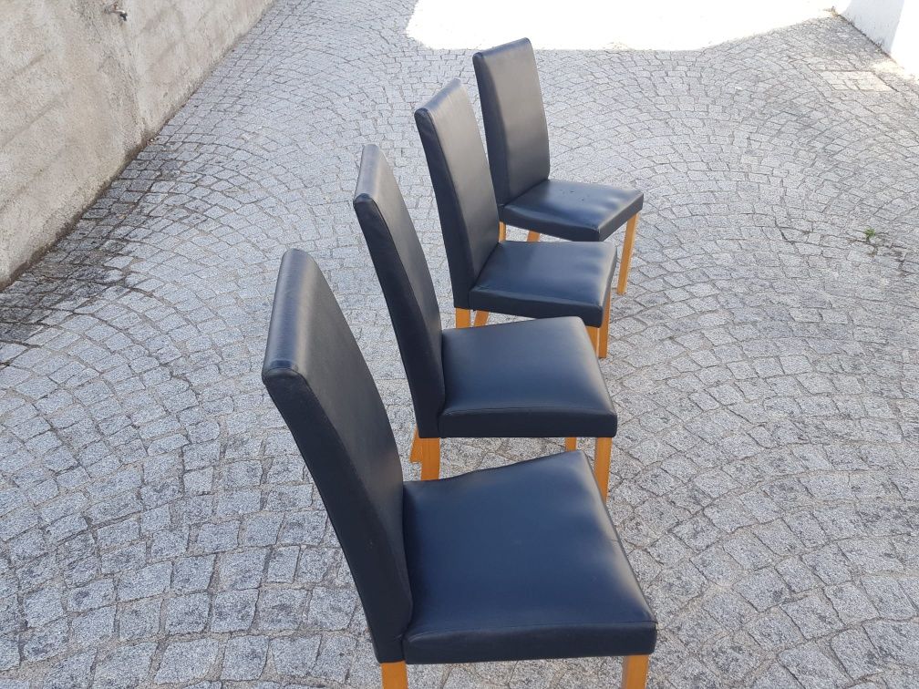 Conjunto de 4 cadeiras