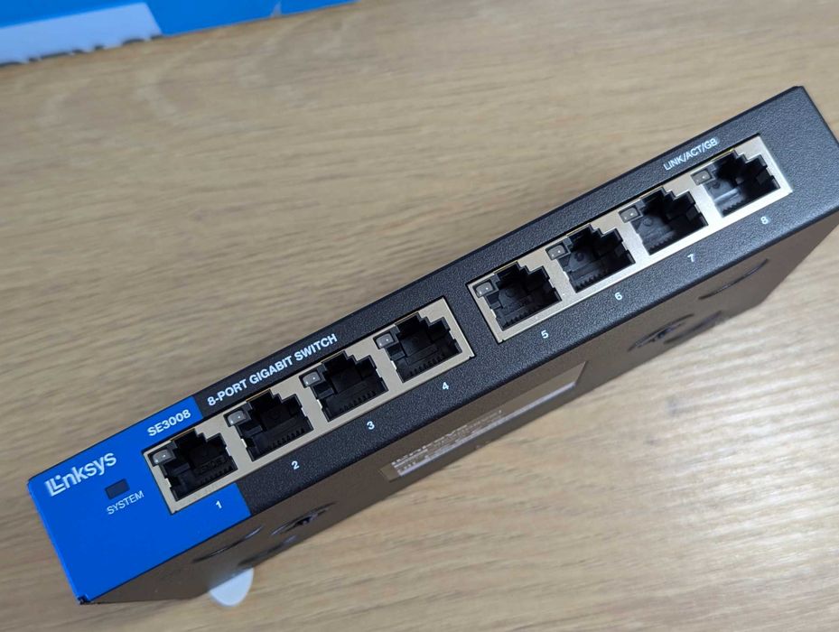 Свитч коммутатор не управляемый Linksys SE3008 8 Port Gigabit USA