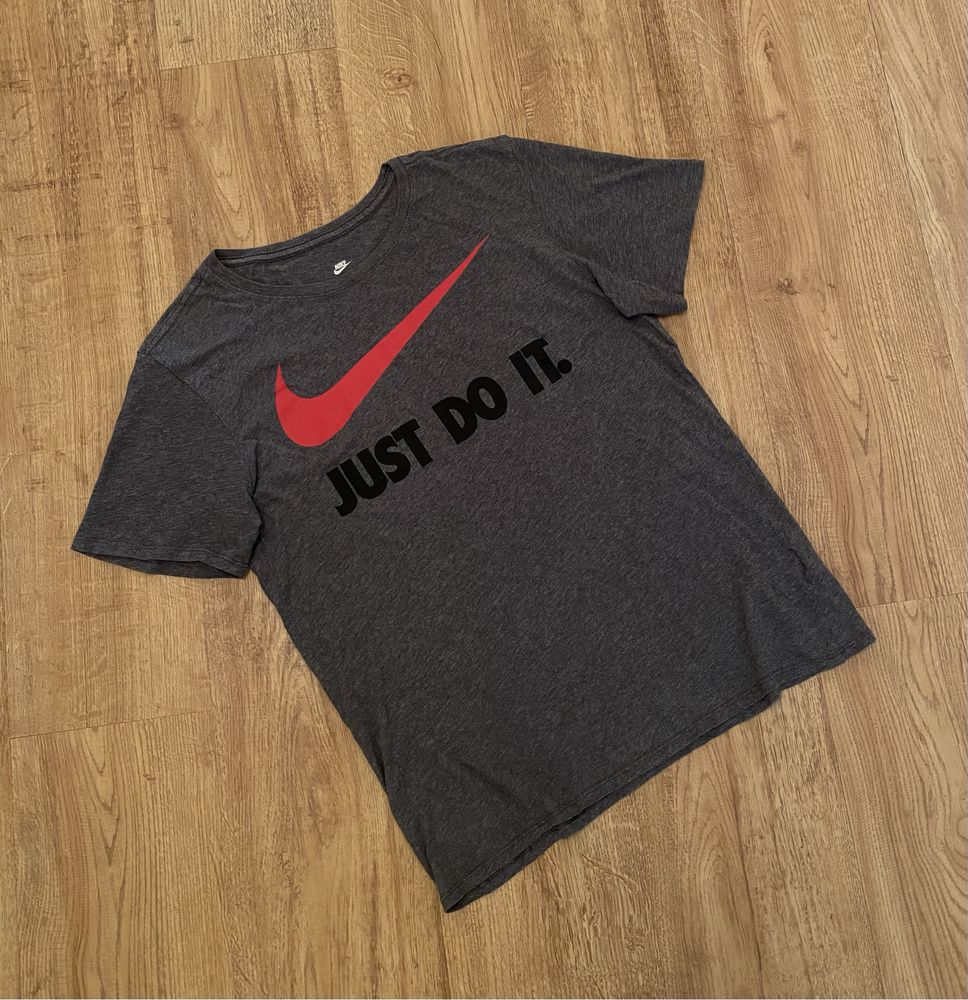 Nike Big Logo T-Shirt